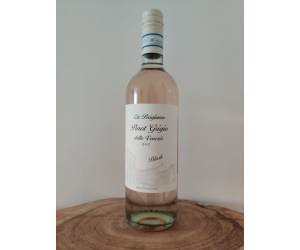 Lichtroze ‘blush’ rosé van de witte druif pinot grigio. In de smaak is de wijn bloemig en stuivend met een smaken van framboos en steenfruit.